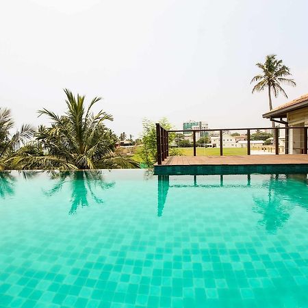 Yoho Rivi Ras Hotel Dehiwala-Mount Lavinia Exterior foto